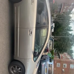 2004 Toyota Prius Hybrid Hatchback - Image 2