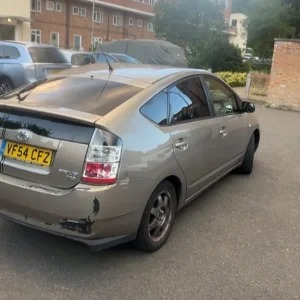 2004 Toyota Prius Hybrid Hatchback - Image 5