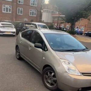 2004 Toyota Prius Hybrid Hatchback - Image 8