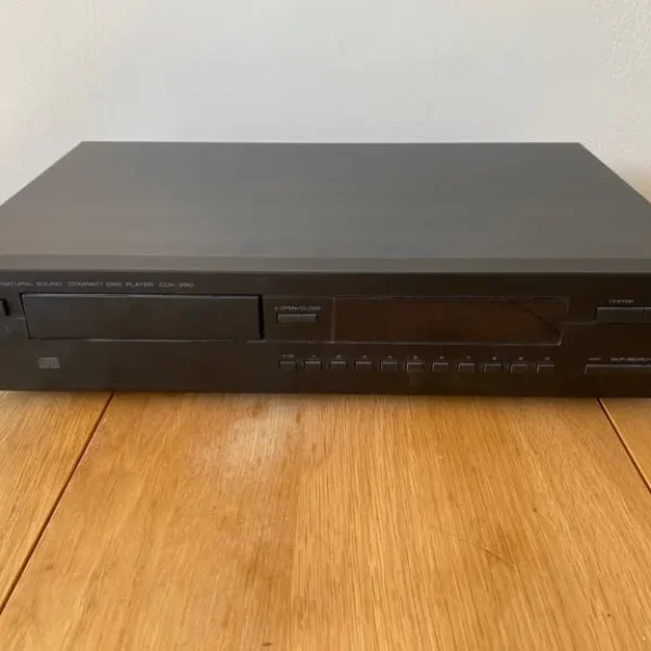 Vintage Yamaha CDX-390 CD Player