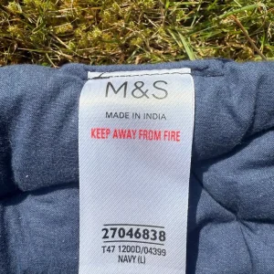 Navy bedspread M&S XL, never used - Image 8