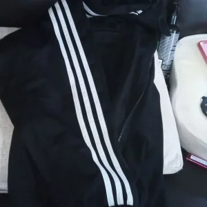 Ladies vintage retro black Adidas jacket - Image 2