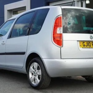 2010 Skoda Roomster 1.6 SE Auto 5-door MPV - Image 2