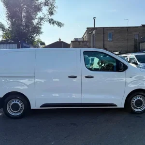 2020 Peugeot Expert 1.5 BlueHDi Panel Van - Image 2