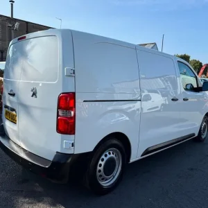 2020 Peugeot Expert 1.5 BlueHDi Panel Van - Image 3