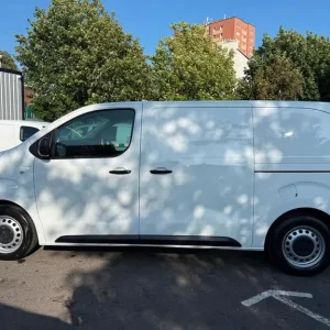 2020 Peugeot Expert 1.5 BlueHDi Panel Van - Image 6