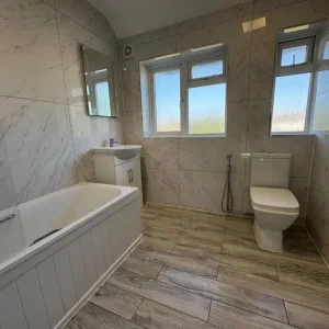 4 Bed House with Studio Flat - Image 3