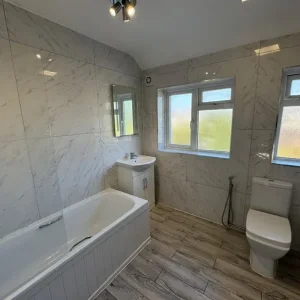 4 Bed House with Studio Flat - Image 8