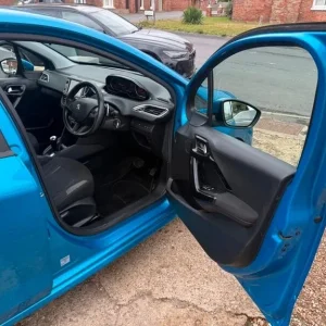 2012 Peugeot 208 E-HDI Active Automatic Hatchback - Image 6