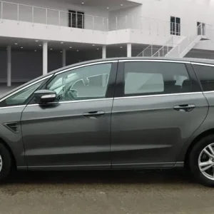 2017 Ford S-Max 2.0 TDCi 150 Titanium 5dr with sat nav and DAB - Image 6