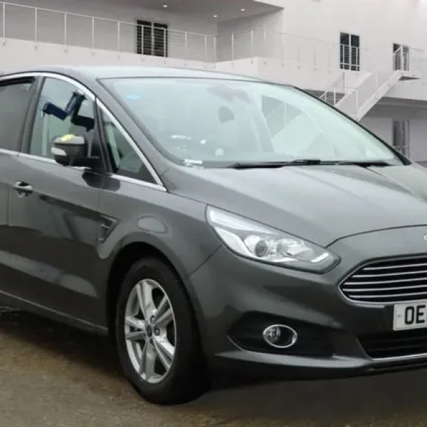 2017 Ford S-Max 2.0 TDCi 150 Titanium 5dr with sat nav and DAB