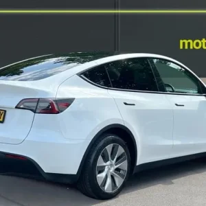 2024 Tesla Model Y Long Range AWD 5dr Auto with Panoramic Sunroof and Heated Seats - Image 3