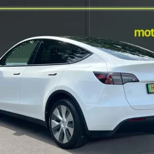 2024 Tesla Model Y Long Range AWD 5dr Auto with Panoramic Sunroof and Heated Seats - Image 5