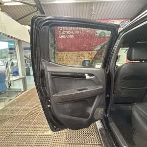 2015 Isuzu D-Max Blade Double Cab 2.5 TDI 4x4 - Image 4