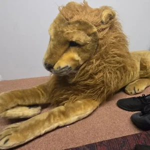 Large Lion Soft Toy - Image 2