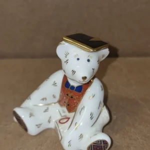 Very Rare Royal Crown Derby Graduate Bear Paperweight