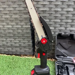 Handheld cordless chainsaw and pruner - Image 2