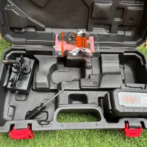 Handheld cordless chainsaw and pruner - Image 4