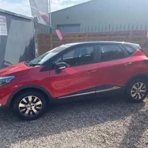 2018 Renault Captur 0.9 TCe ENERGY Play Euro 6 5-door hatchback manual - Image 2