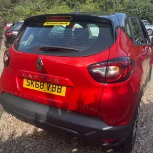 2018 Renault Captur 0.9 TCe ENERGY Play Euro 6 5-door hatchback manual - Image 8