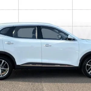 2022 MG MG HS 1.5 T-GDI Excite 5dr DCT Petrol Hatchback Hatchback Petrol Automatic - Image 5