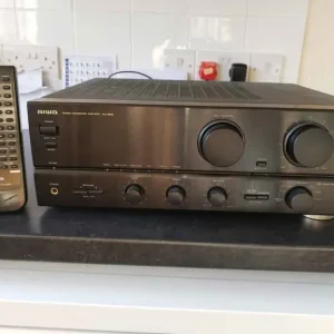 aiwa xa 950 top of the range amp works has some faults with rare remote 100wpc