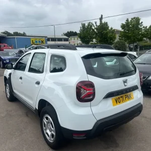 2021 Dacia Duster ESSENTIAL TCE Hatchback Petrol Manual - Image 4