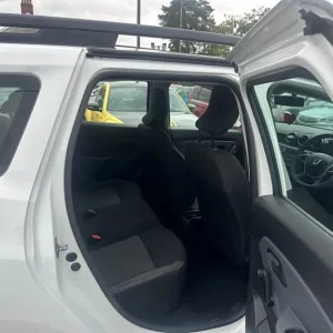 2021 Dacia Duster ESSENTIAL TCE Hatchback Petrol Manual - Image 8