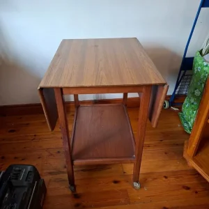 Table on wheels - Image 2