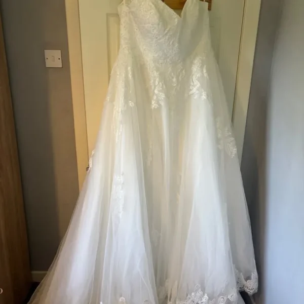 Wedding dress size 20
