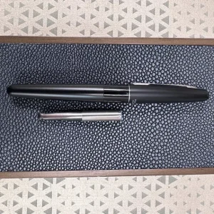 Pilot Metropolitan Fountain Pen (Black) - Image 4