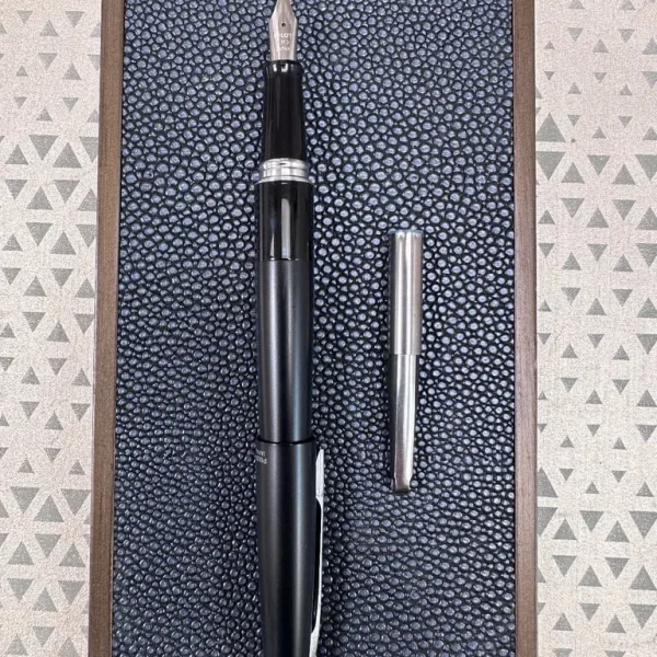Pilot Metropolitan Fountain Pen (Black)