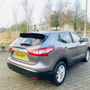 2015 Nissan Qashqai 1.2 DIG-T Acenta Premium 2WD Euro 5 5-door hatchback - Image 8