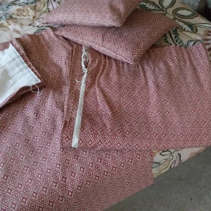 Lined curtains and matching cushions - Image 2