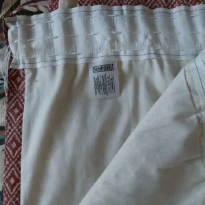 Lined curtains and matching cushions - Image 4