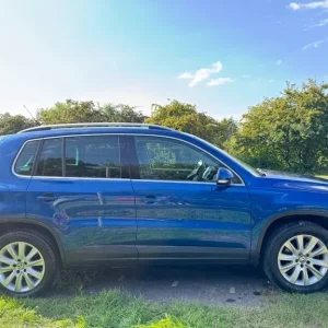 2010 Volkswagen Tiguan 2.0 TDi SE 5dr Auto Estate Diesel - Image 3