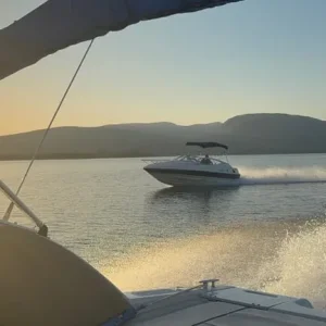 Regal Sports Cruiser 21ft with V6 Mercruiser and Full Interior - Image 2