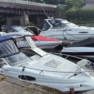 Regal Sports Cruiser 21ft with V6 Mercruiser and Full Interior - Image 3