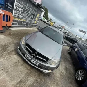 Mercedes-Benz C-Class Saloon 2009 - Image 2