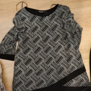 Ladies evening wear size 12 - Image 2