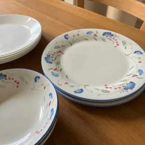 Mixed crockery starter set - Image 3