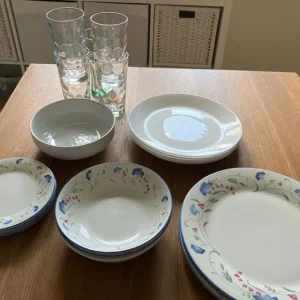 Mixed crockery starter set