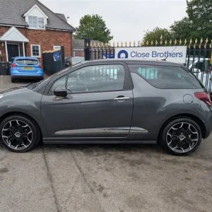 2015 Citroen DS3 1.6 e-HDi DStyle Plus Hatchback - Image 8