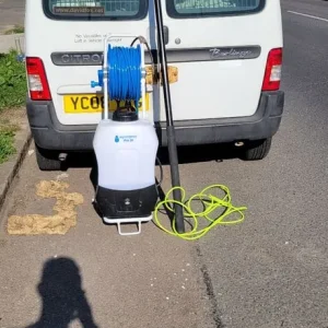 Aquaspray Pro 20L reach and wash window cleaner