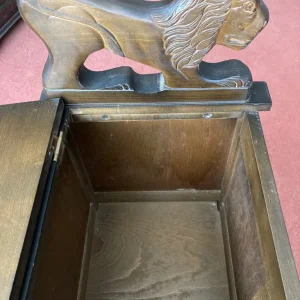 Dark wood lion carved telephone table - Image 5