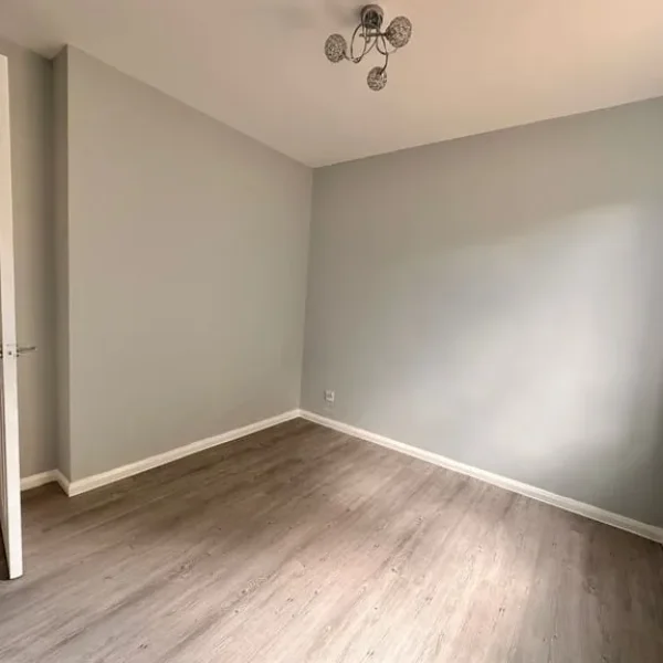 Two double bedroom ground floor flat on Longbridge Road near Goodmayes station