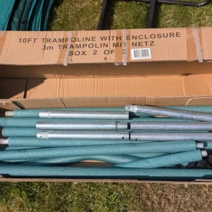 10ft trampoline with enclosure - Image 2