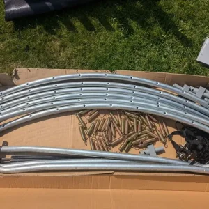 10ft trampoline with enclosure - Image 4