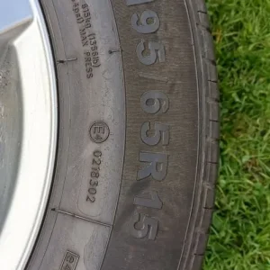4 x 15 inch VW Mk4 Golf 5 alloy wheels - Image 5