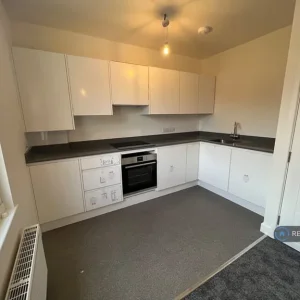 1 bedroom flat in Aylesbury Road, Hailsham, Wealden (1 bed) - Image 3